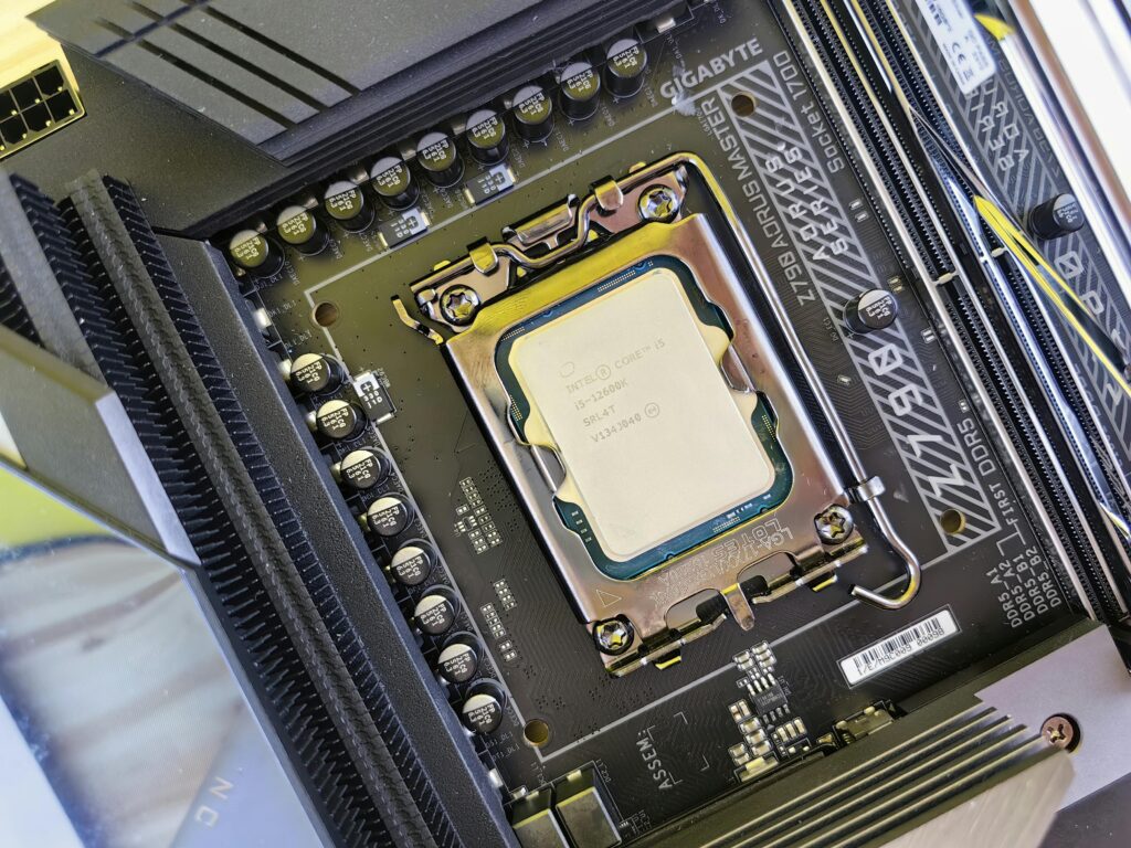 procesador en placa base preparado para overclocking pc