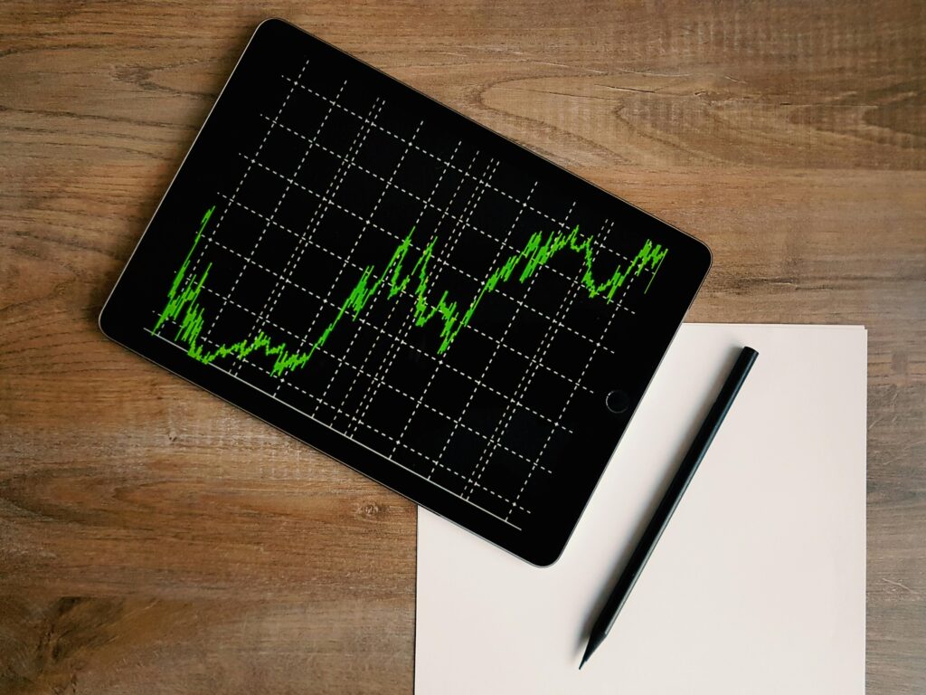 grafico de crecimiento relacionado con el precio de la memoria RAM