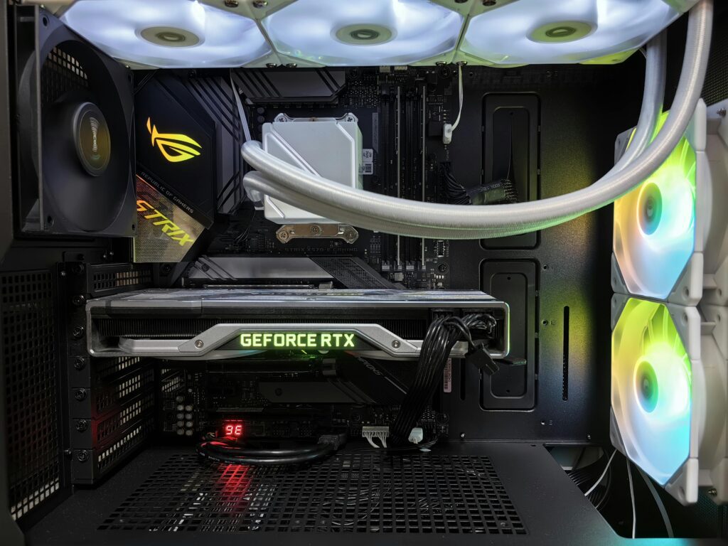 sistema de refrigeracion liquida instalado en un PC